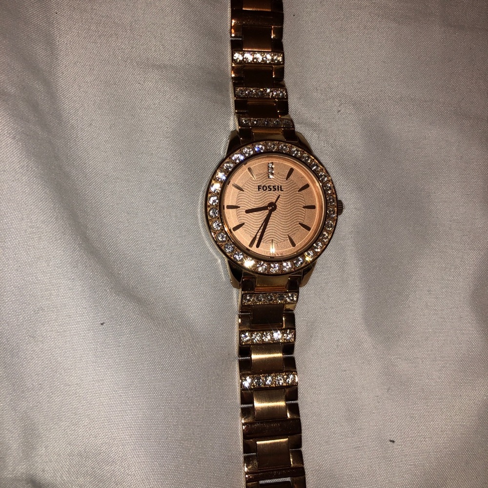 Rose gold fossil watch !